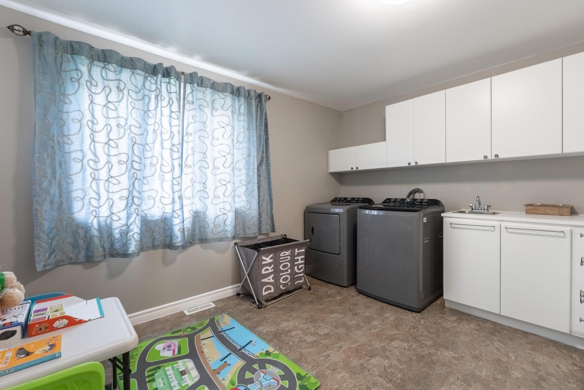Comfortable Spacious House With Parking Brossard Zewnętrze zdjęcie