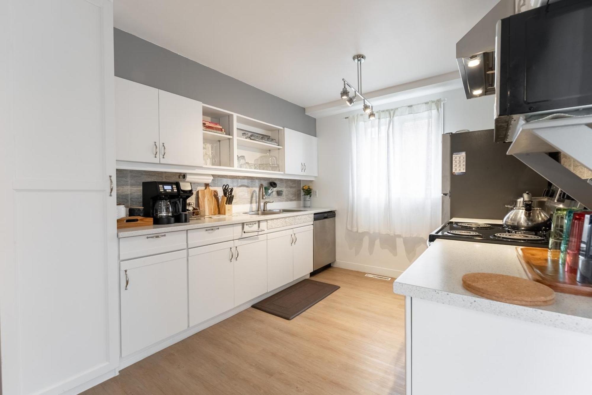 Comfortable Spacious House With Parking Brossard Zewnętrze zdjęcie