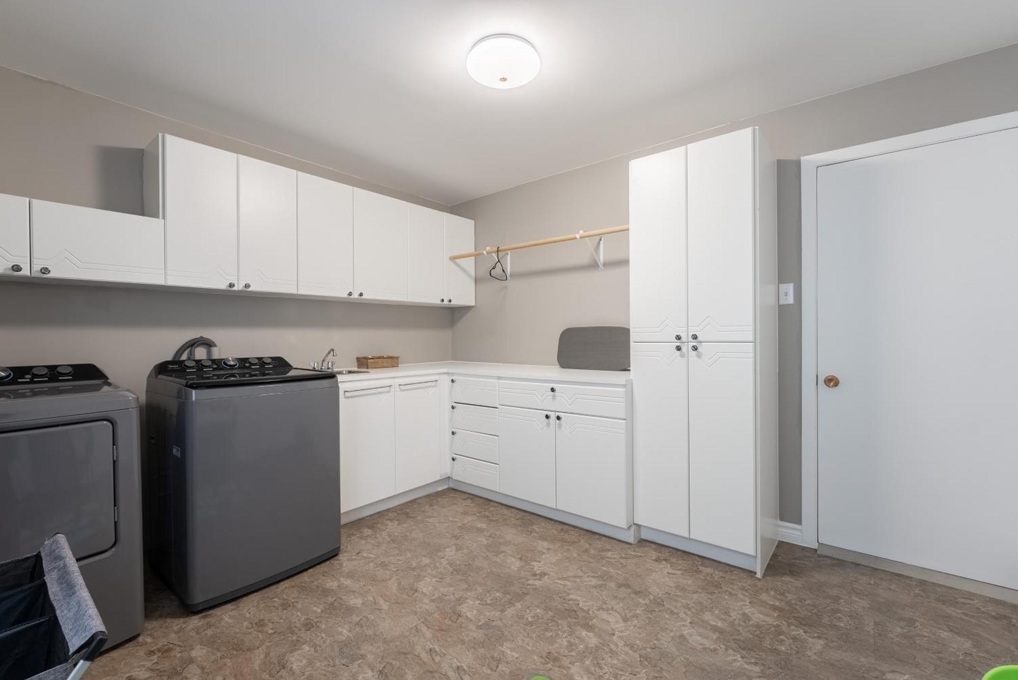 Comfortable Spacious House With Parking Brossard Zewnętrze zdjęcie