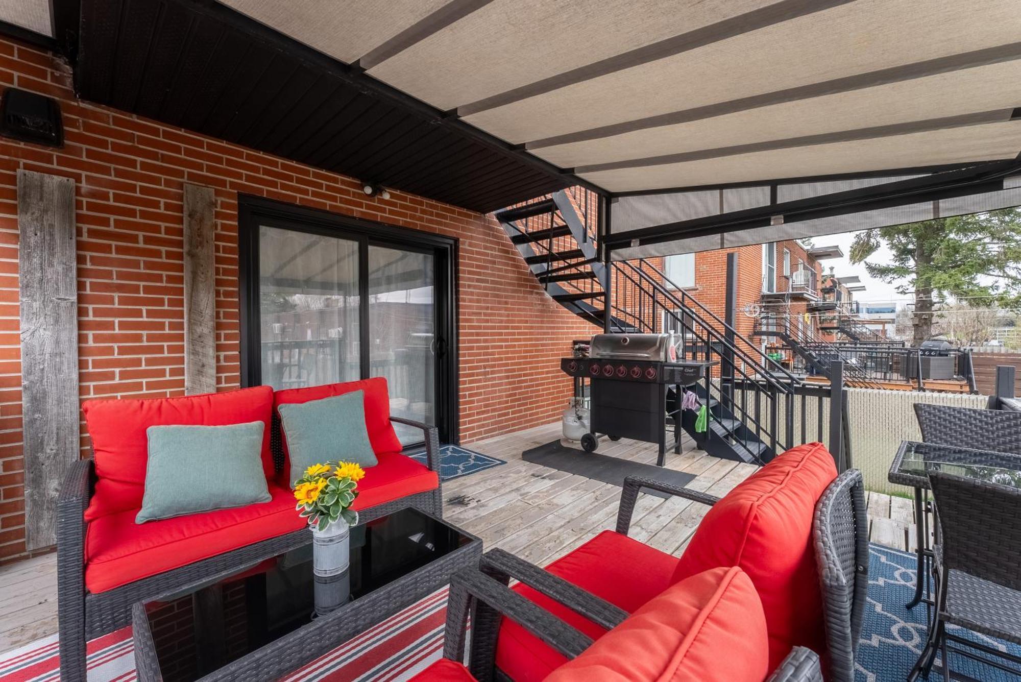 Comfortable Spacious House With Parking Brossard Zewnętrze zdjęcie