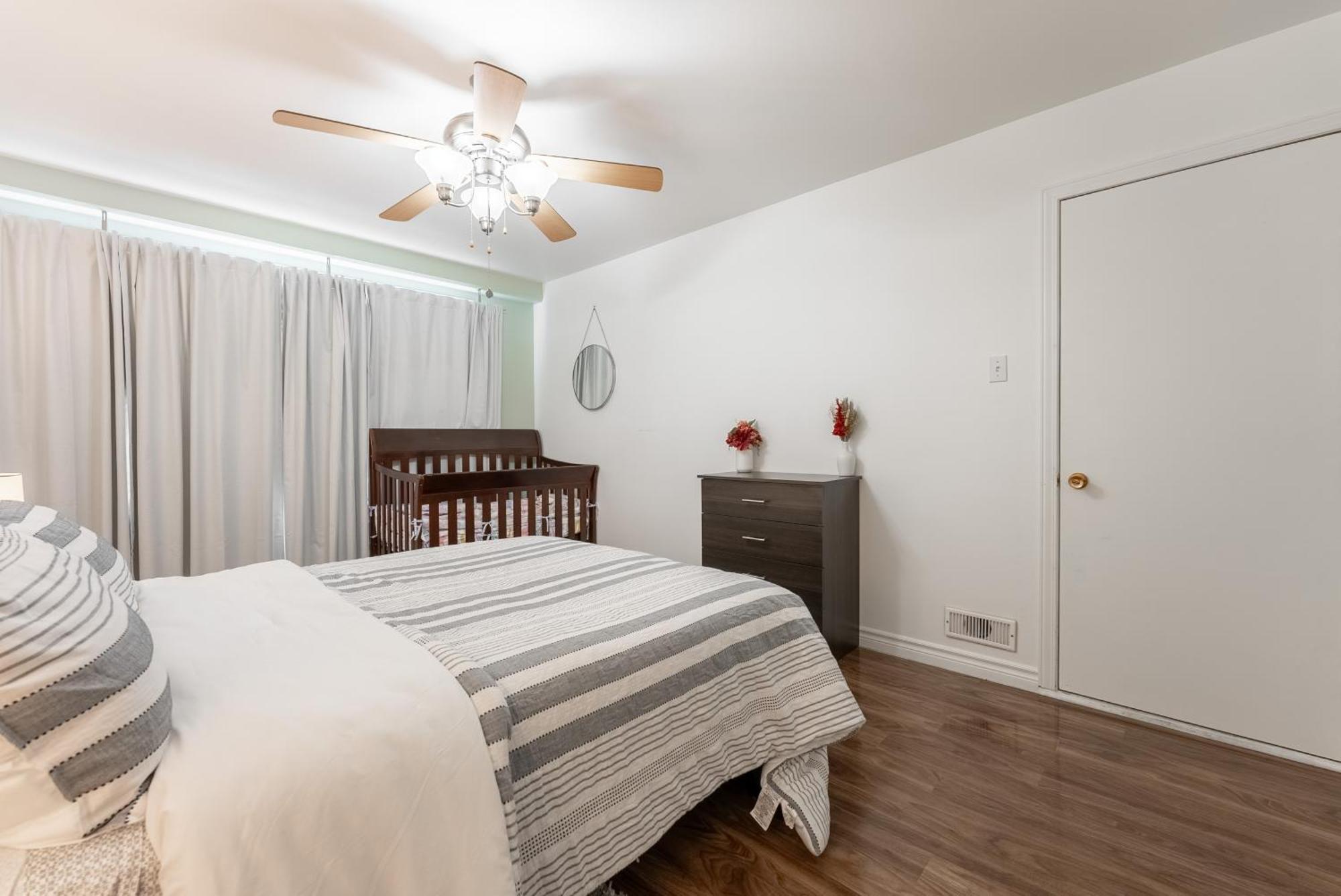 Comfortable Spacious House With Parking Brossard Zewnętrze zdjęcie