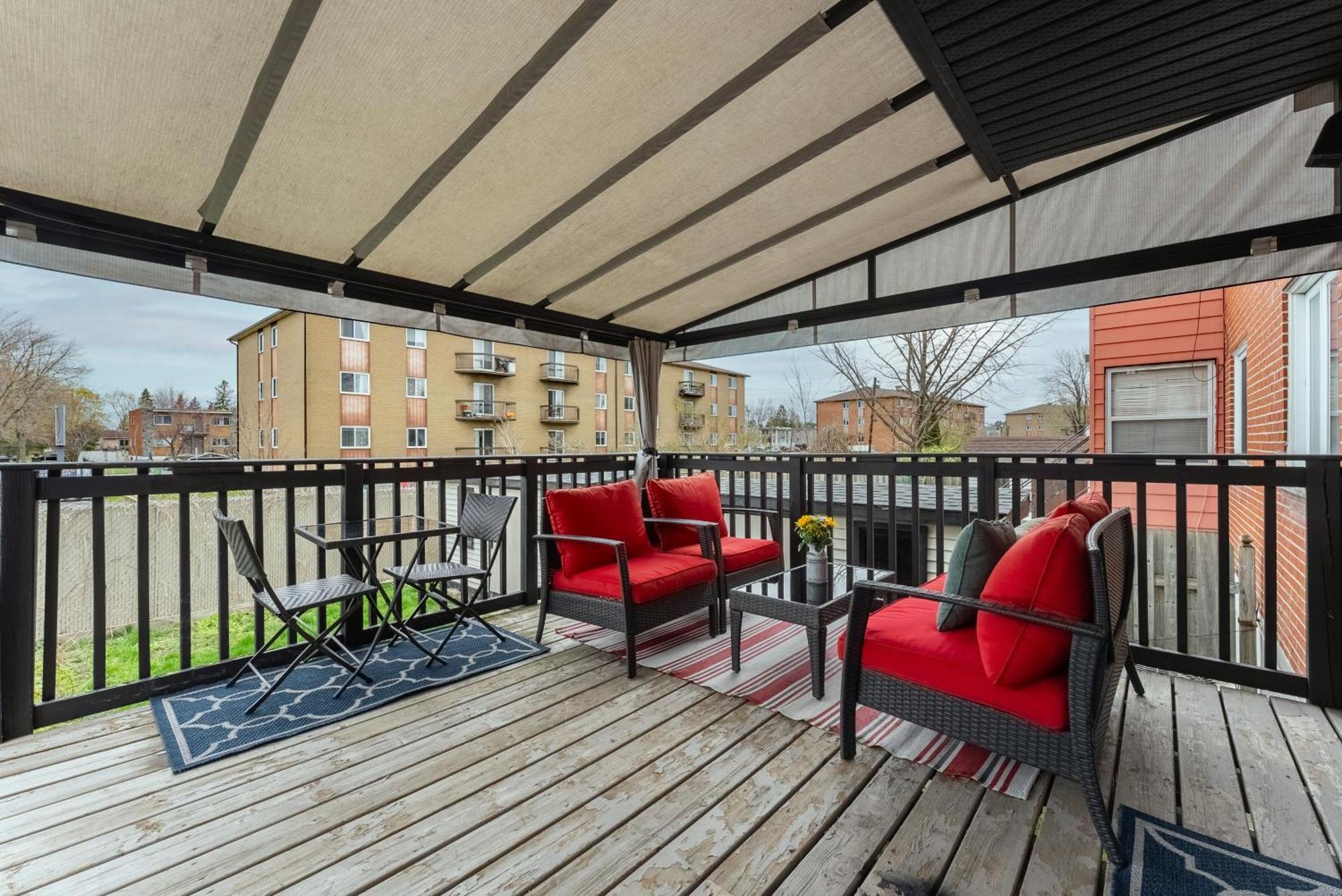 Comfortable Spacious House With Parking Brossard Zewnętrze zdjęcie